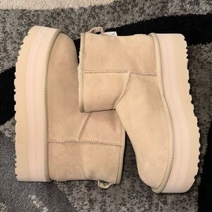 UGG Classic Mini Platform - Mustard Seed
